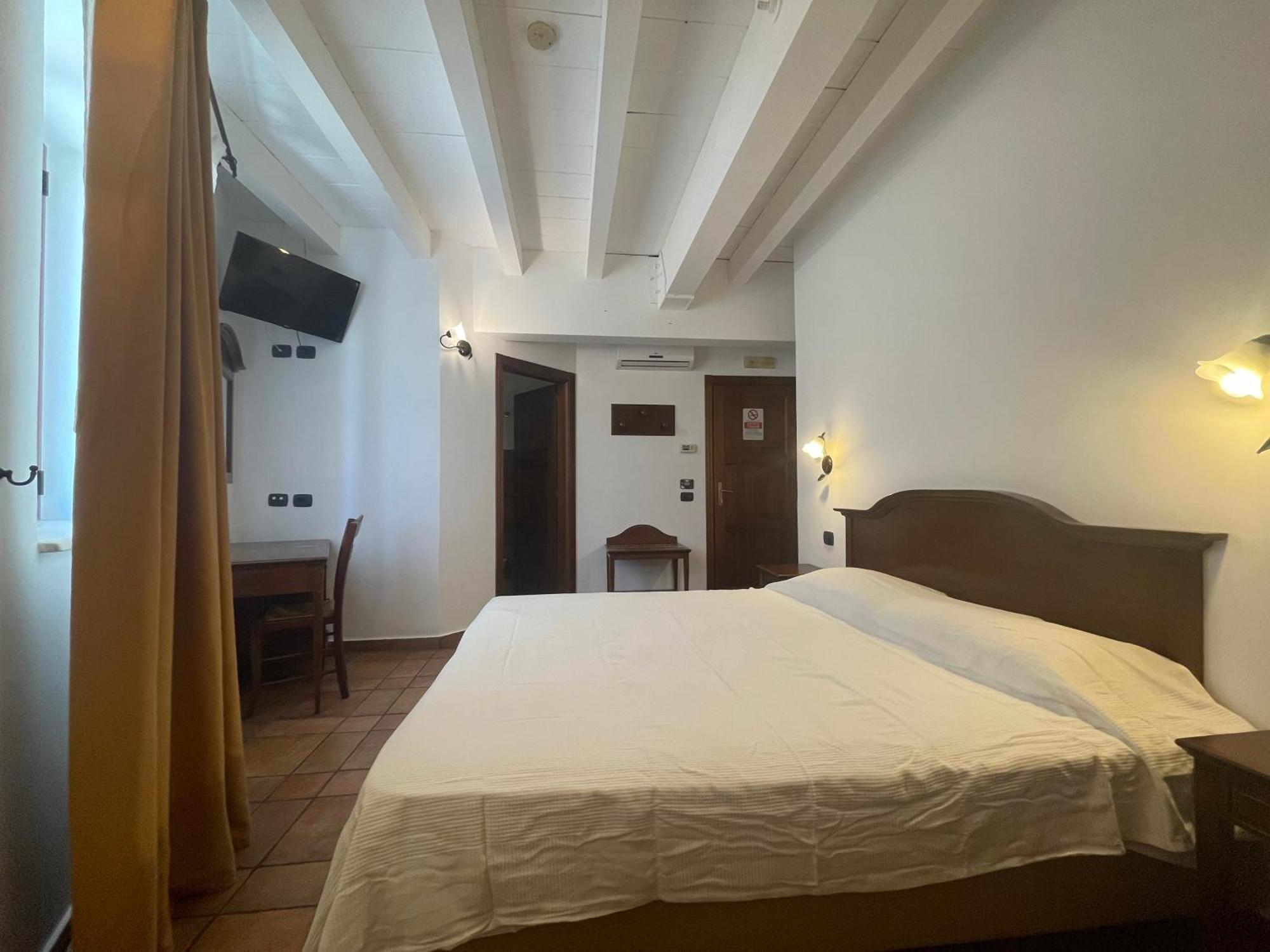 Hotel Capomulini 3 Stelle Acireale Extérieur photo