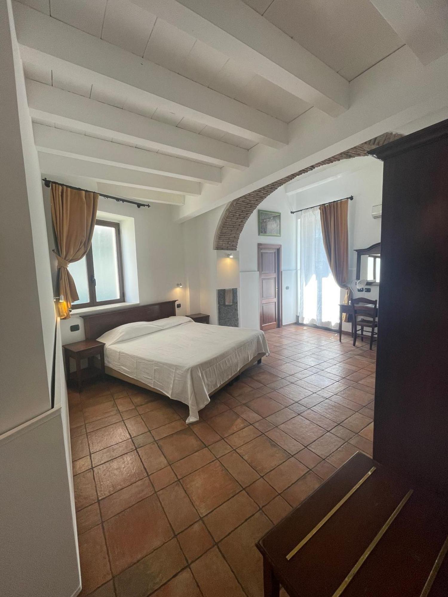 Hotel Capomulini 3 Stelle Acireale Extérieur photo