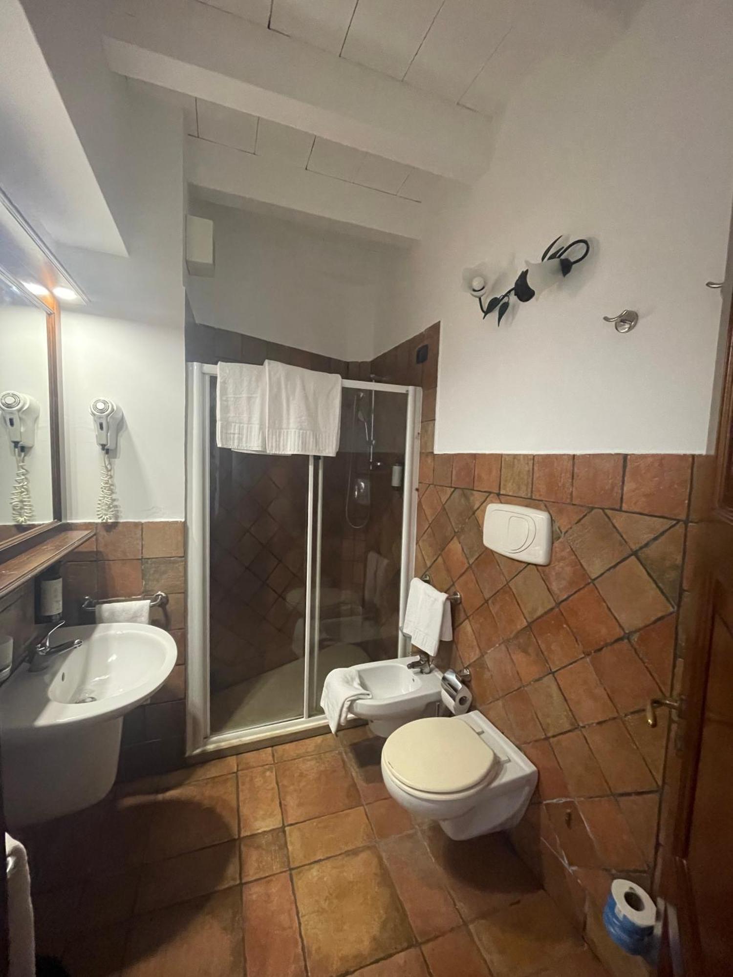 Hotel Capomulini 3 Stelle Acireale Extérieur photo