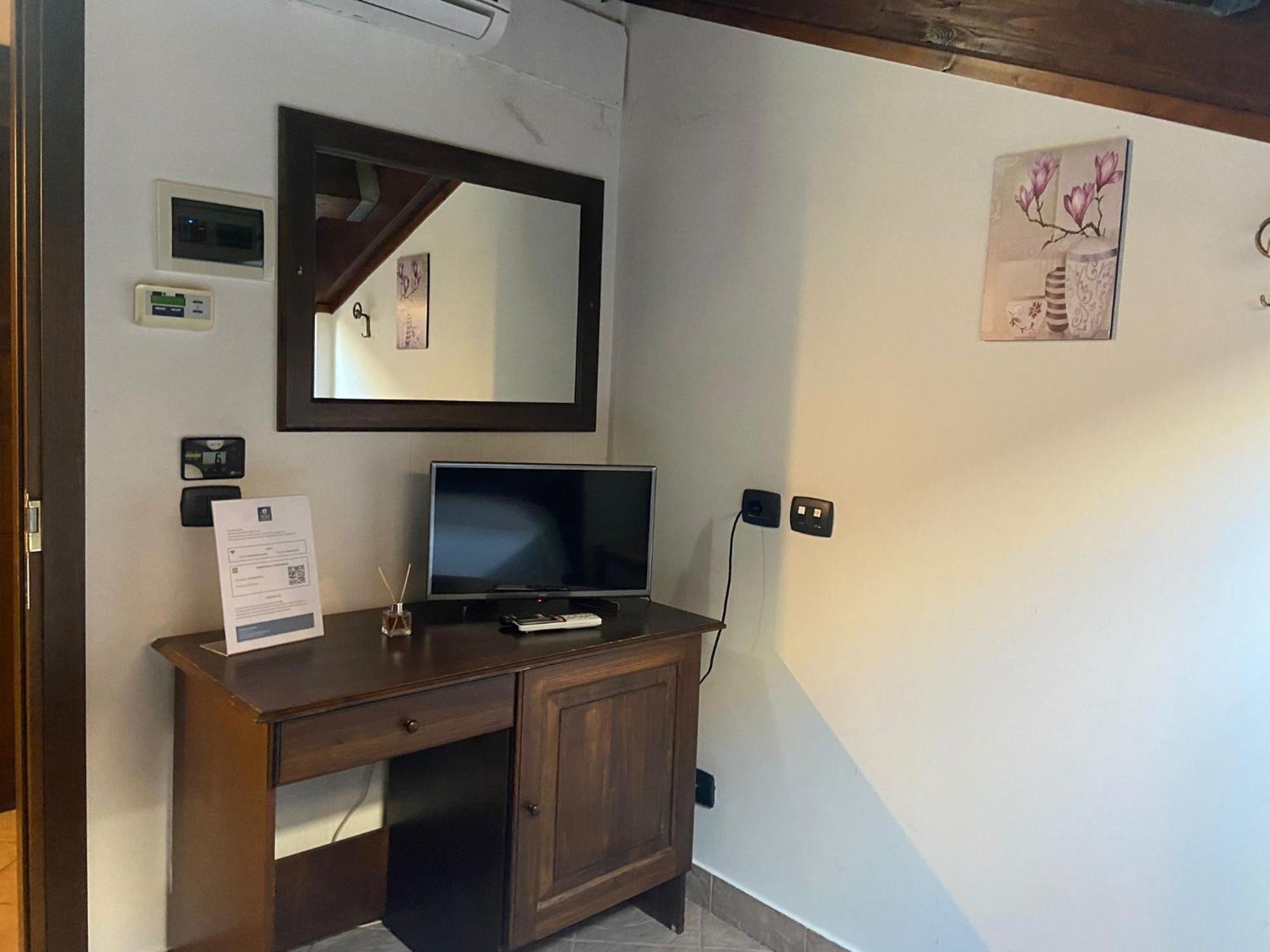 Hotel Capomulini 3 Stelle Acireale Extérieur photo