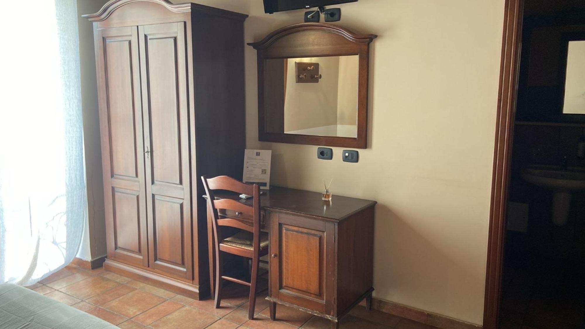 Hotel Capomulini 3 Stelle Acireale Extérieur photo