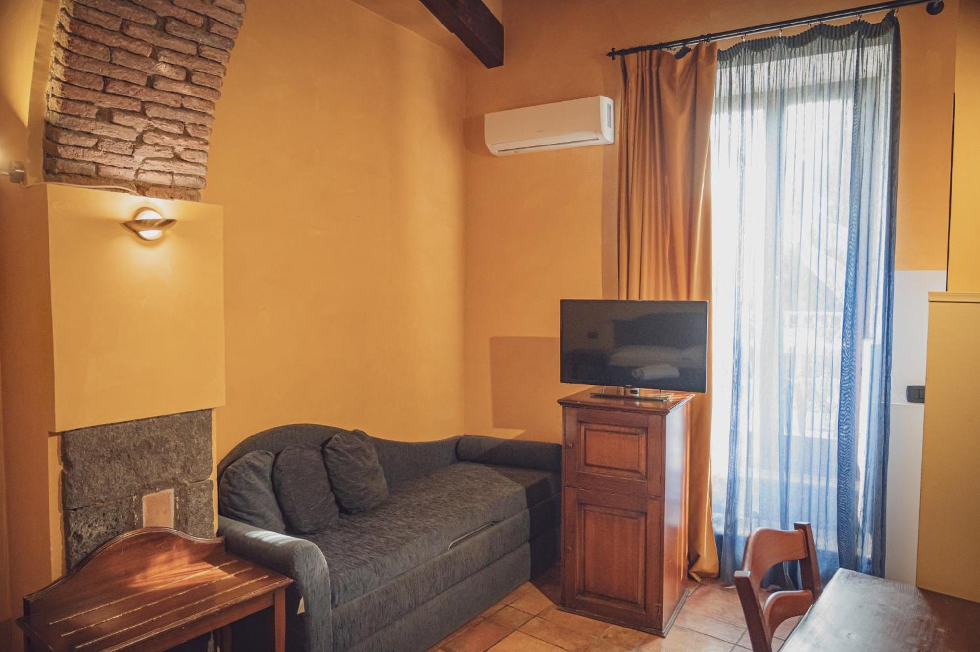 Hotel Capomulini 3 Stelle Acireale Extérieur photo